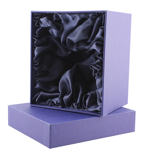 Display Box Navy blue box with a cushioned